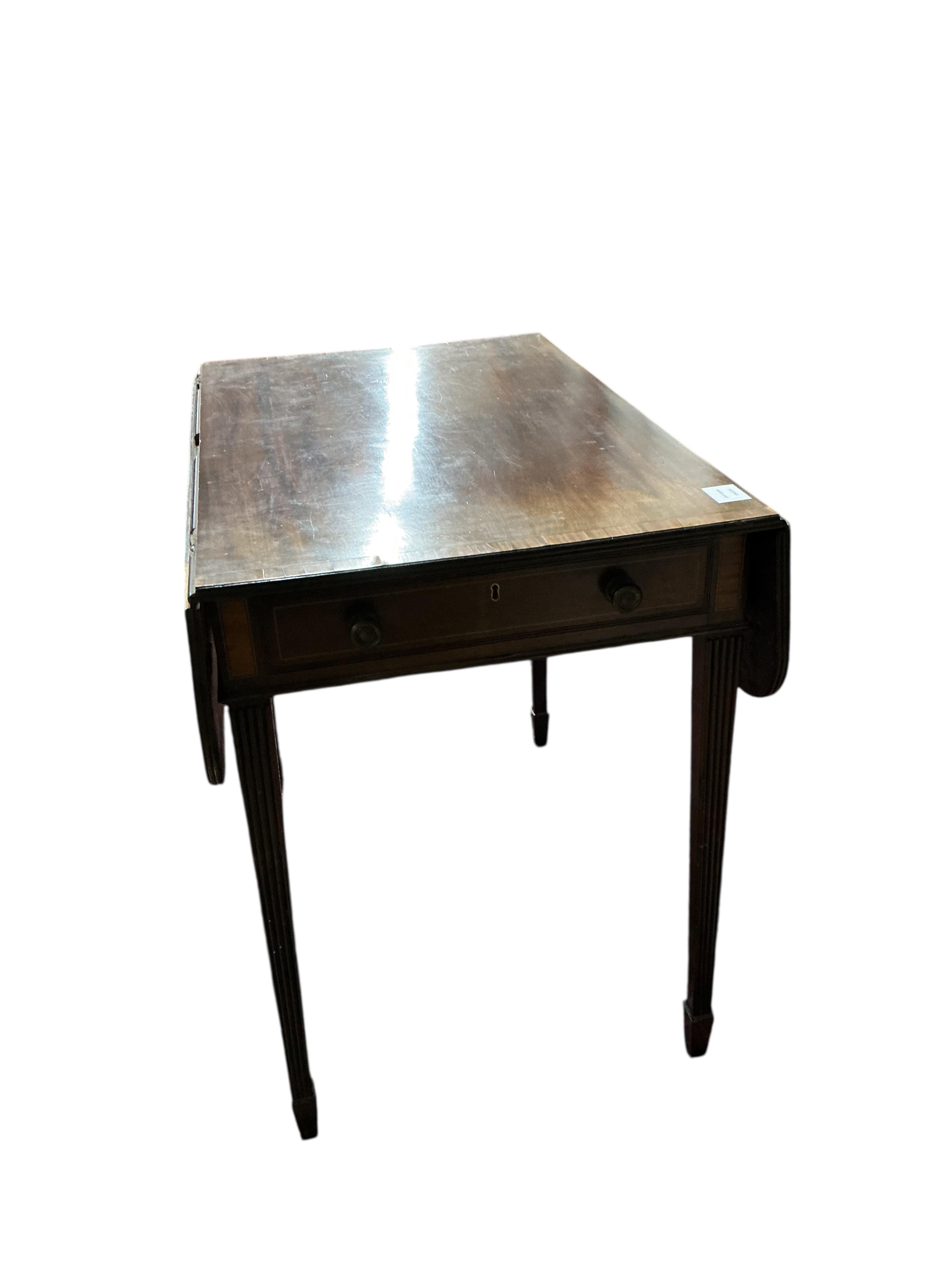 A George III satinwood banded mahogany Pembroke table, width 79cm, depth 54cm, height 71cm